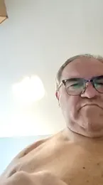 Microstringer64 webcam model stream image