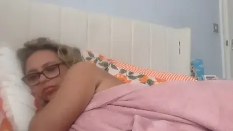 petitelucyXoxx webcam model stream image