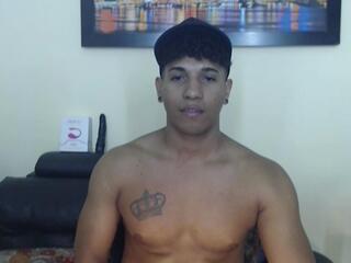 Yoxi Martinez webcam model stream image