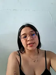 -VICKKY webcam model stream image