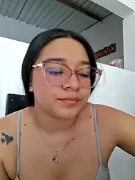 -VICKKY webcam model stream image