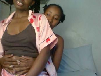 MysticCharm webcam model stream image