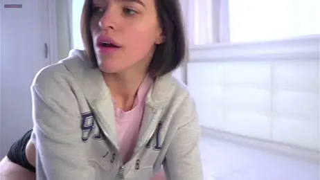 EleneButton webcam model stream image