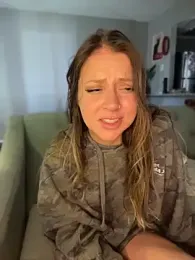 molly_witha_chance webcam model stream image