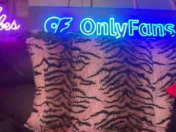 eastinwestin webcam chaturbate model stream image