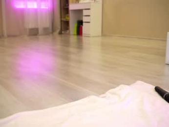 queenelia webcam chaturbate model stream image