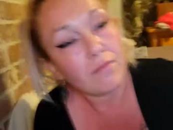 fuckmeharderdaddy371558 webcam model stream image