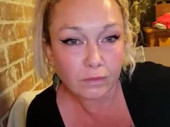 fuckmeharderdaddy371558 webcam model stream image