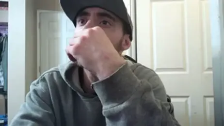 Huntzg23 webcam stripchat model stream image