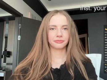 VikkiExtraCheese webcam bongacams model stream image