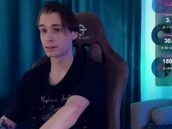 debugmee webcam model stream image