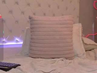 megan-cole1 webcam model stream image