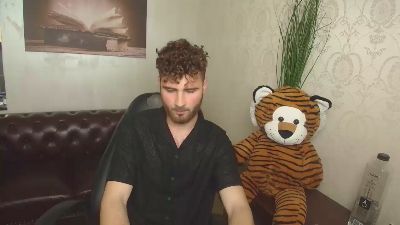 KyloEast webcam model stream image