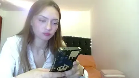 holy_juli webcam model stream image