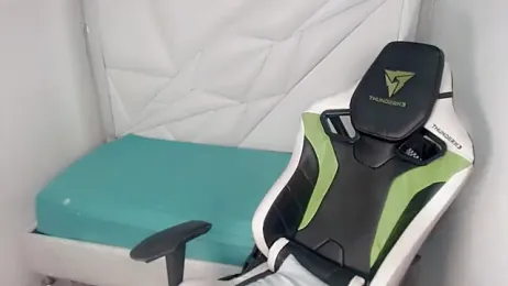 Liarr_ webcam model stream image