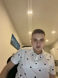 WARDEN_w webcam model stream image