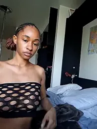 Cinnamonbunn webcam model stream image