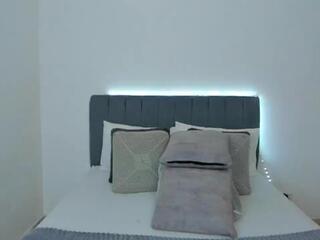 Sarah Roux webcam model stream image