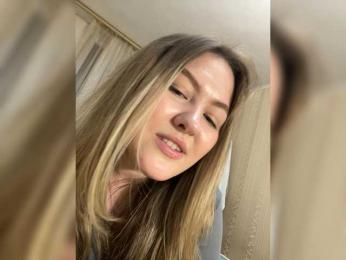 SunshineEmma webcam bongacams model stream image