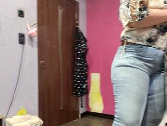 Karinasky webcam model stream image