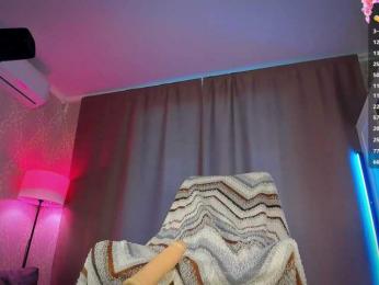 Juicy-Vikki webcam bongacams model stream image