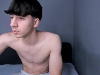 hotflirtyfella webcam model stream image