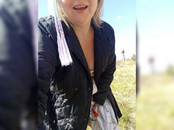 Lady-marshmallows webcam model stream image