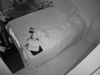 voyeurcam-julmodels-whitebed-2 webcam model stream image