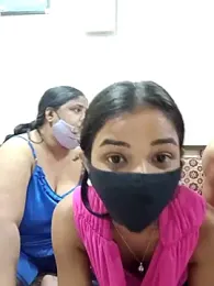 HoneyHush webcam model stream image