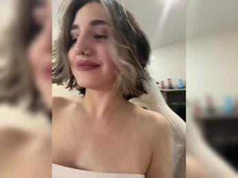 Honey_buns webcam bongacams model stream image