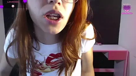 Gigibies1 webcam model stream image