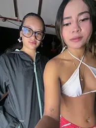 l0lita_emi webcam model stream image