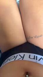 Loloveee webcam model stream image