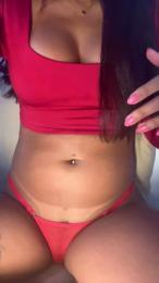 Loloveee webcam model stream image