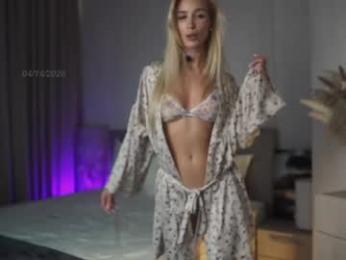 gold_blond webcam model stream image