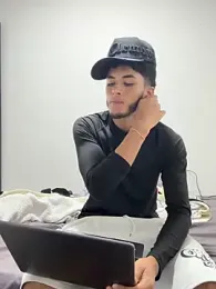 Tylerffoxx webcam stripchat model stream image