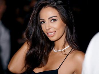 Hayley webcam model stream image