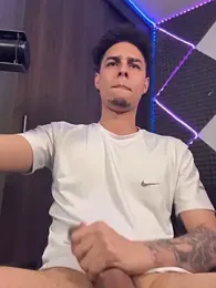 bigryann23 webcam stripchat model stream image