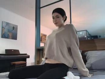 milla_bella webcam chaturbate model stream image