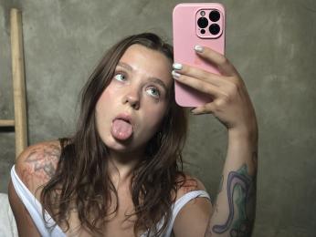 TomikaLuczki webcam livejasmin model stream image