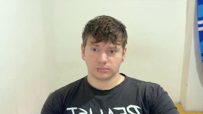 Eskolhandsome webcam model stream image