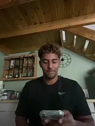 Axel_black10 webcam model stream image