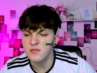 travis-wolf webcam model stream image