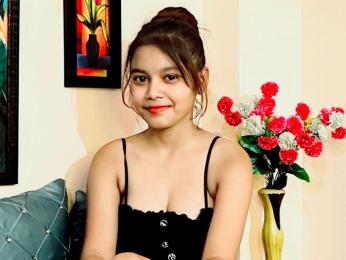 AdrianaReyez webcam livejasmin model stream image