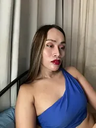 RomanticPearlTS webcam model stream image