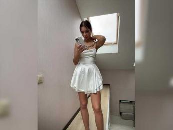 BabyDarii webcam bongacams model stream image