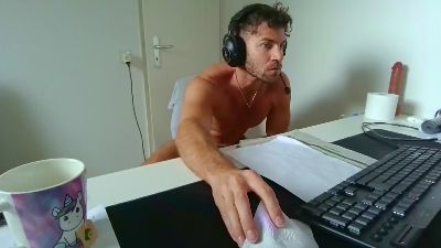 ALPHA_HUNK webcam model stream image