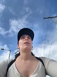 Alysson-- webcam model stream image