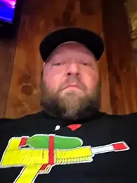 Strong_Bear89 webcam stripchat model stream image