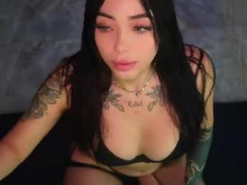 isa_redhair_ webcam model stream image